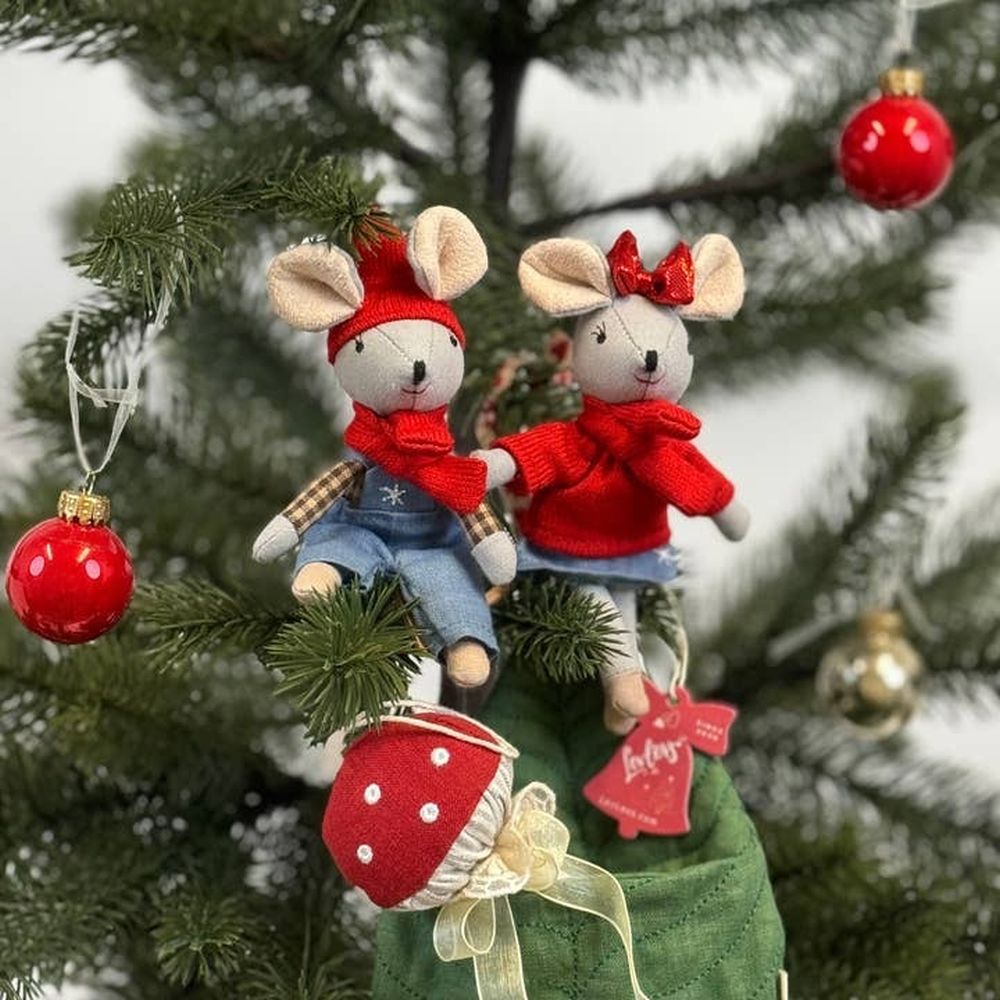 Levlovs Holiday Christmas Mice with Stocking and Bedding in Keepsake Box