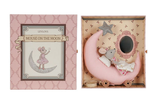 Levlovs Mouse and the Moon Sweet Dreams Playset with Bedding and Keepsake Box