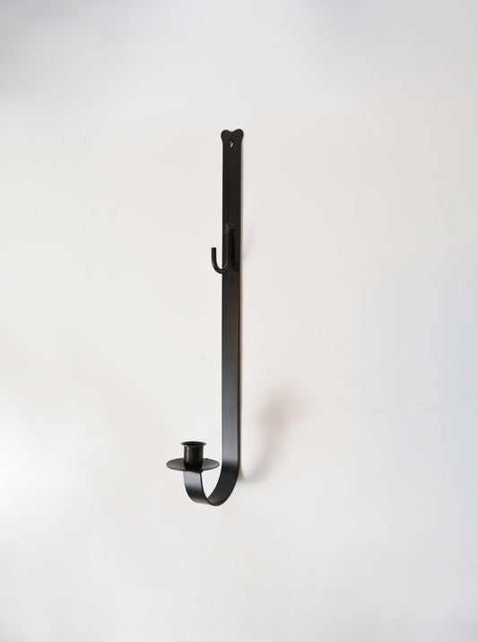 Black Iron 18" Wall Mount Hand-Crafted Holiday Wreath & Taper Candle Holder