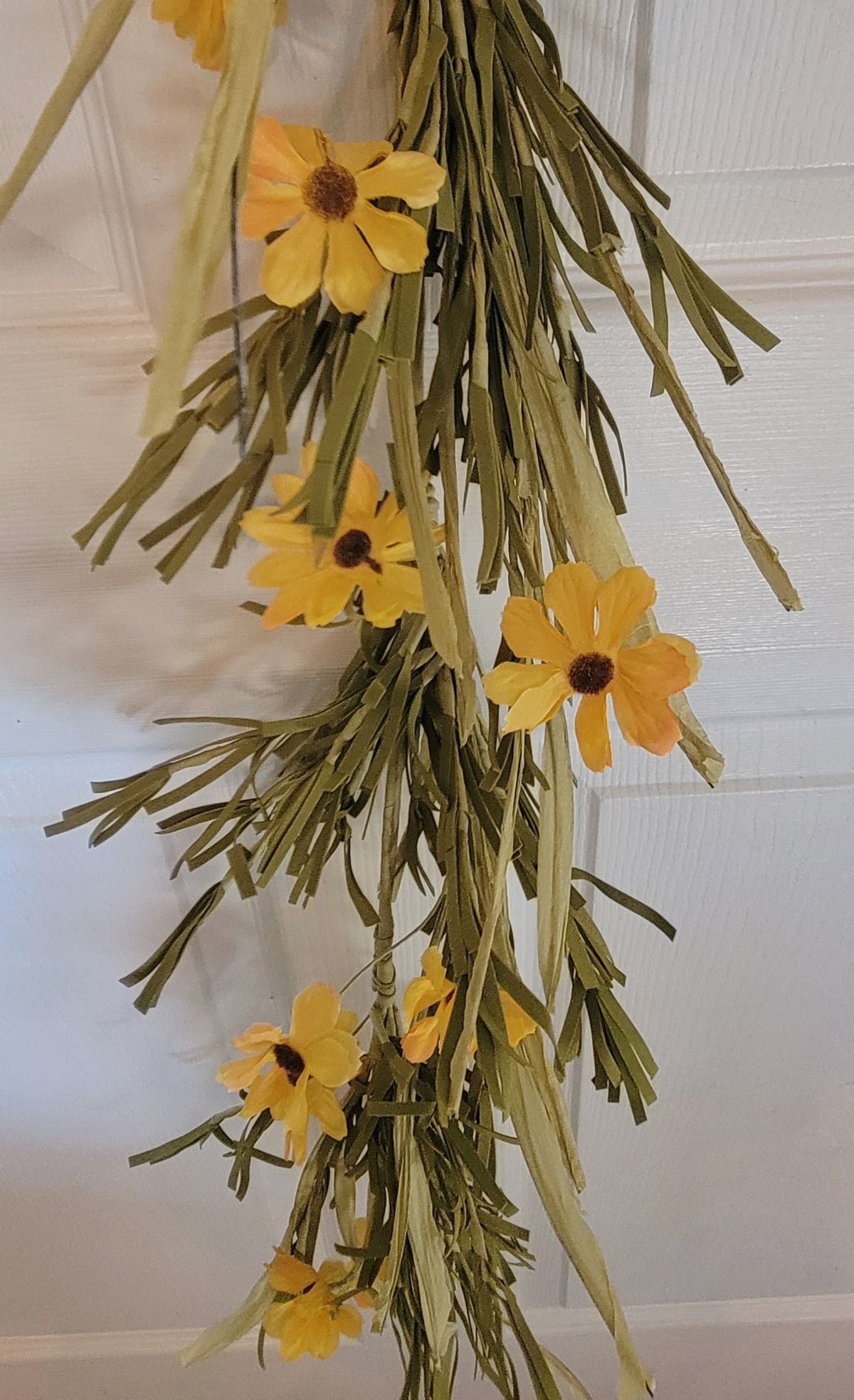 Country Farmhouse Rustic Yellow Daisy Floral Garland Artificial Flowers 48" Swag