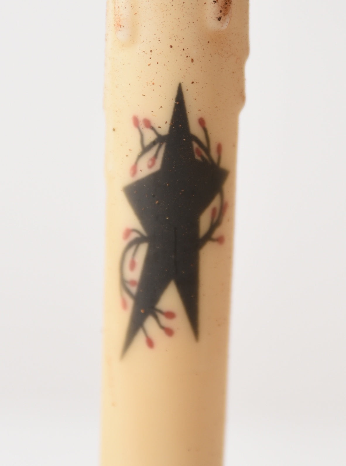 Primitive Star and Pip Berries 7" Led Timer Taper Candle and Black Holder Set