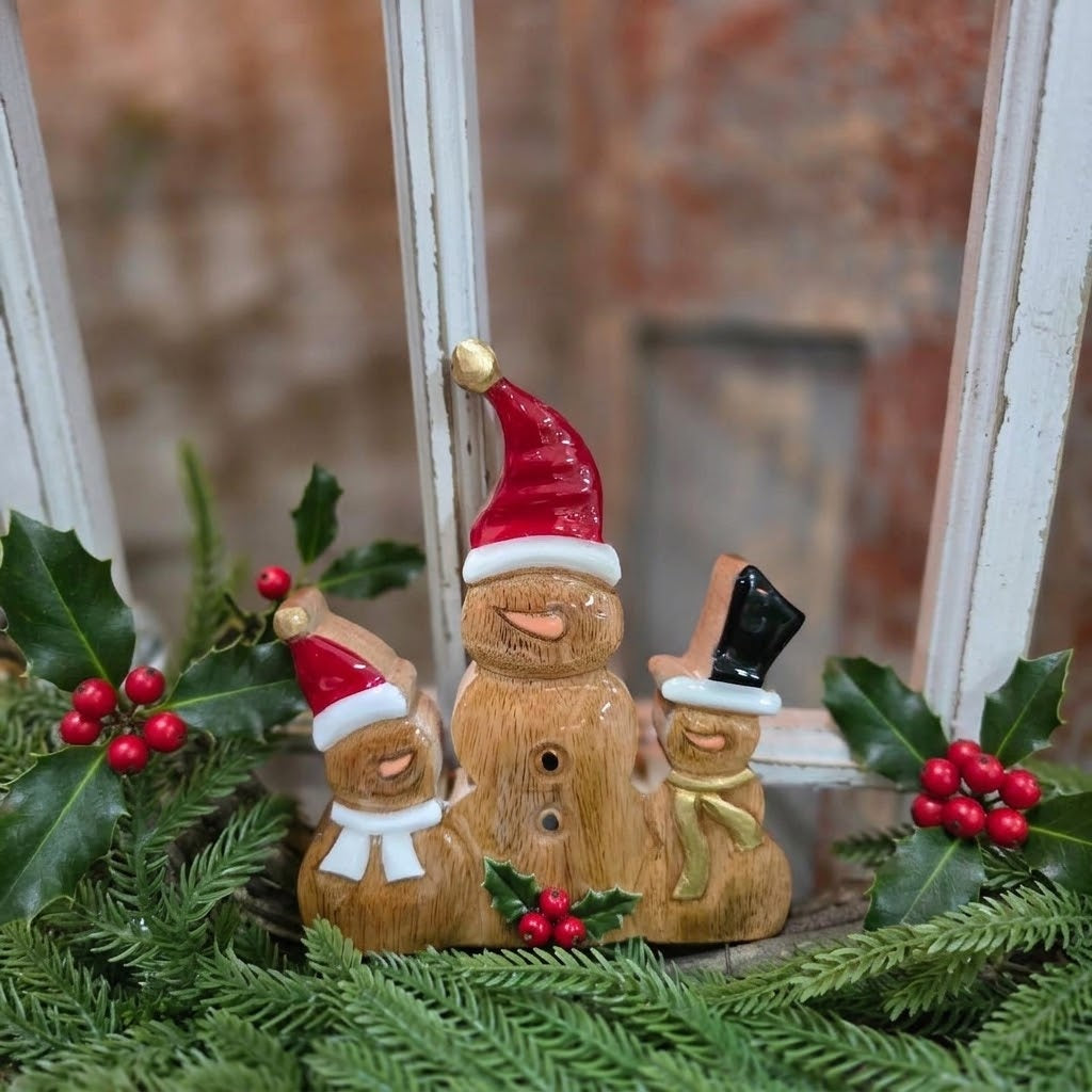 Rustic Snowman Family Figurine, 6x5 Gingerbread Style Christmas Shelf Decor