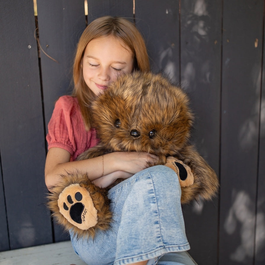 Beverly Hills Teddy Bear Biggy Bigfoot Plushee, 18" Plush Stuffed Animal