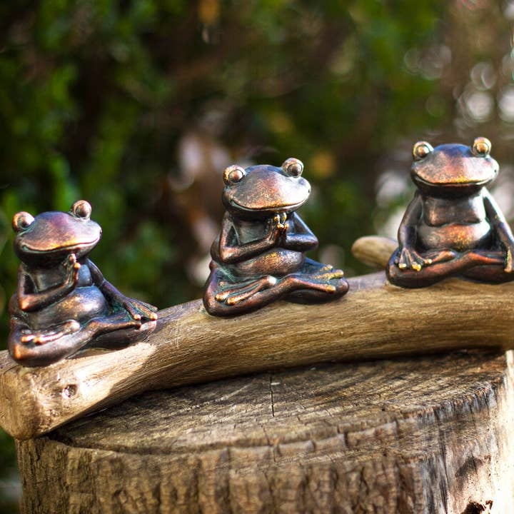 Meditating Buddha Yoga Frogs Sitting On Log Resin Statuette Home Decor, 10"